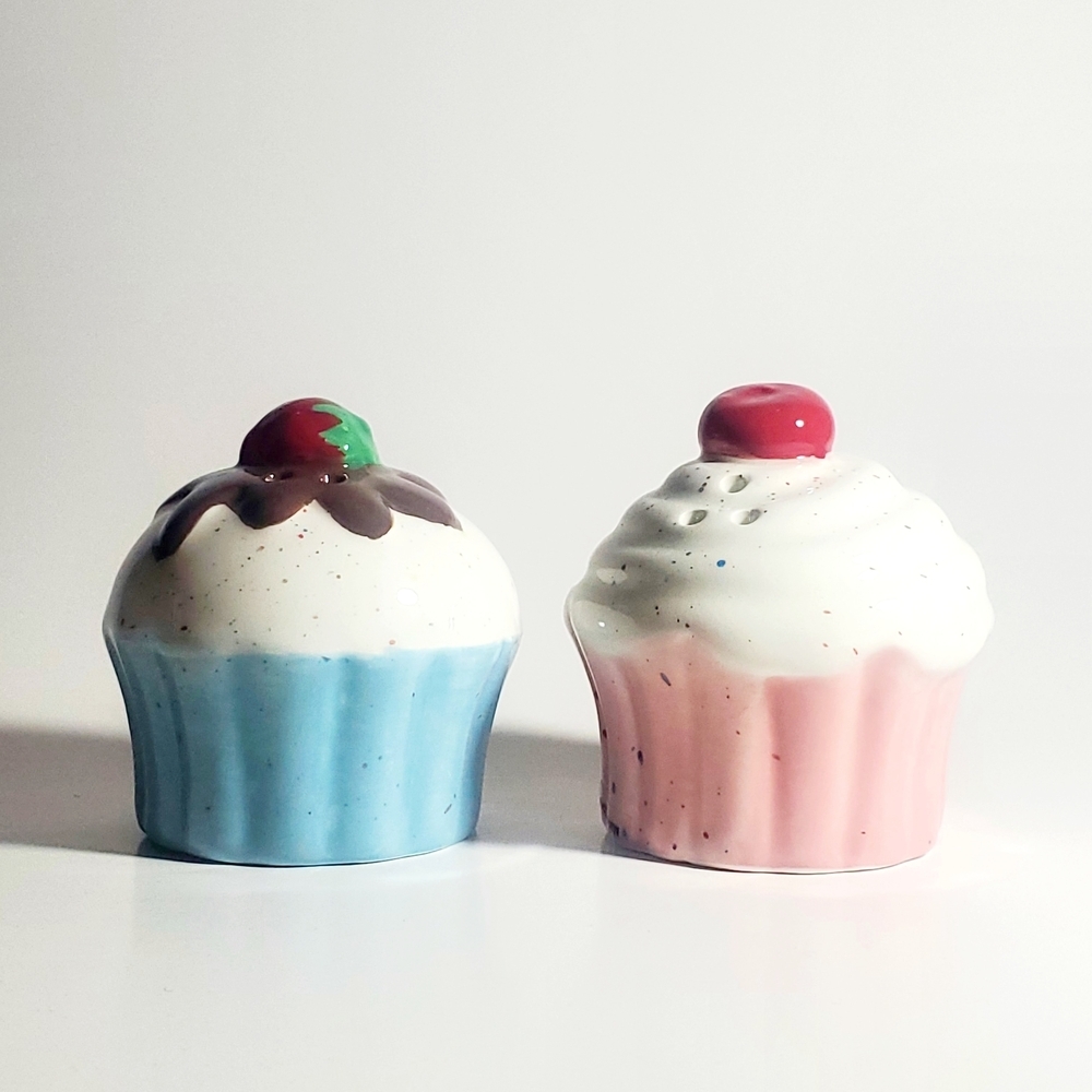 WORLD MARKET Cupcake Shaped Mini Salt and Pepper Shakers Blue White Pink
